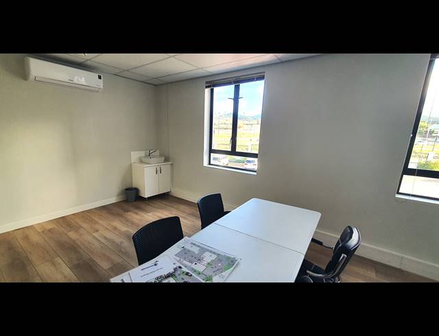 22M² OFFICE TO LET IN PAARL CENTRAL